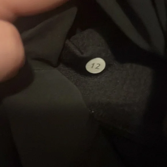 Lululemon Elevate Tank EUC 12 - Picture 5 of 5